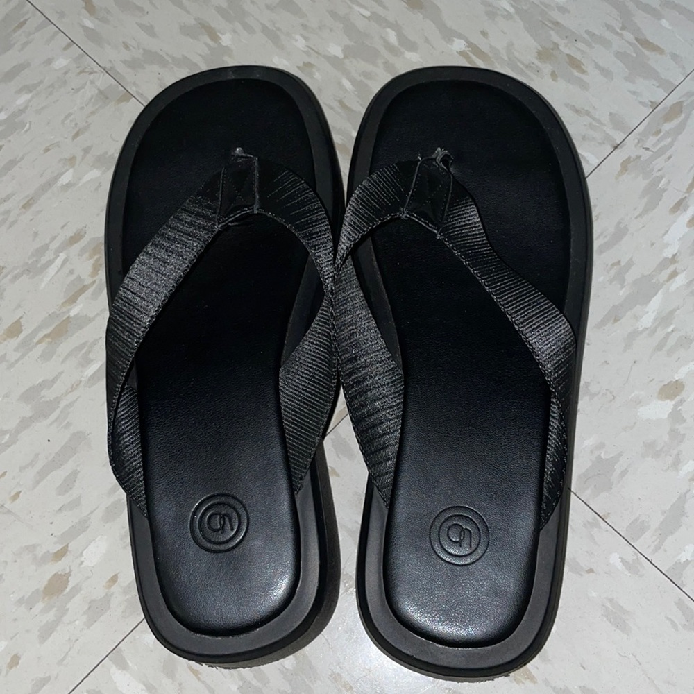 Urban Outfitters Sandals